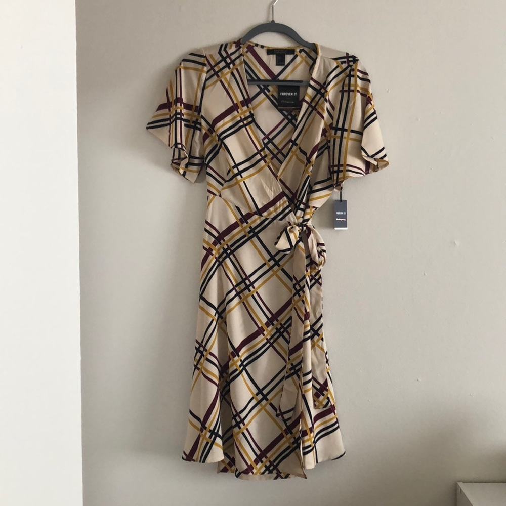 Forever 21 retro wrap dress